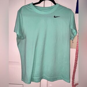 ✨Nike dri-fit shirt size XL✨